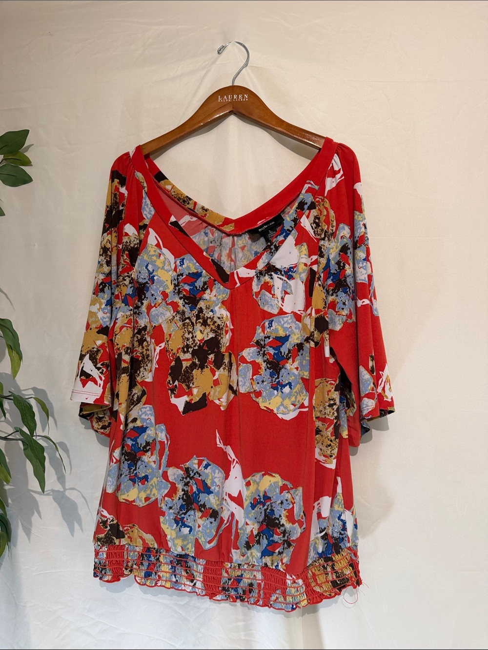 Style & Co. Red Abstract Floral V-Neck Flutter Sleeve Blouse with Smocked Hem